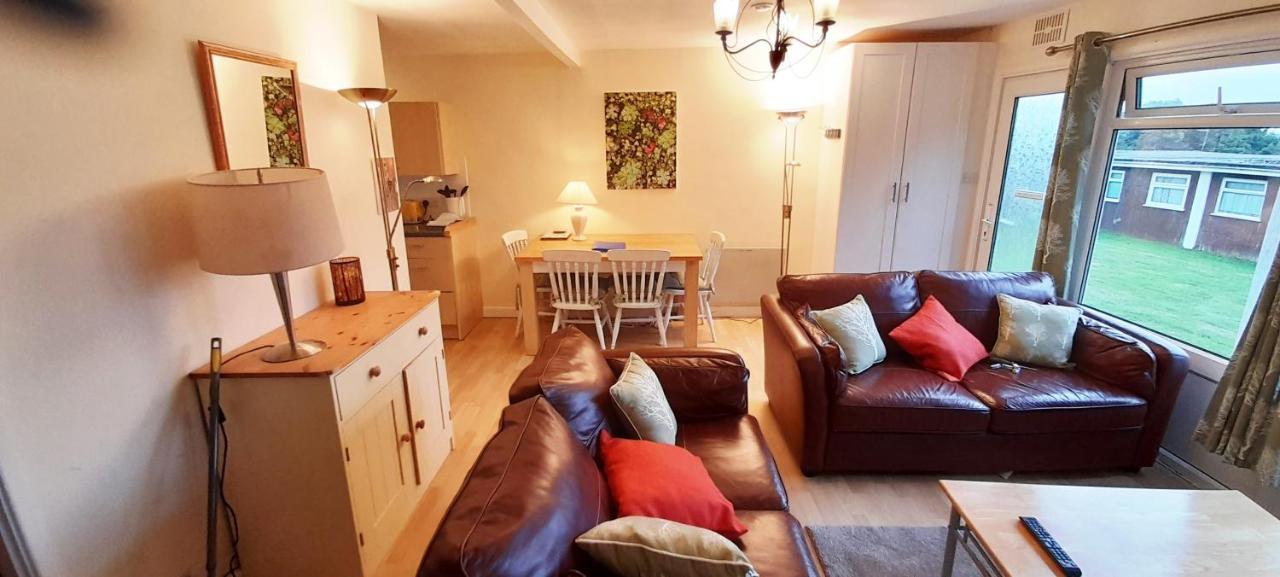 Sheena'S Dartmouth Chalets Esterno foto