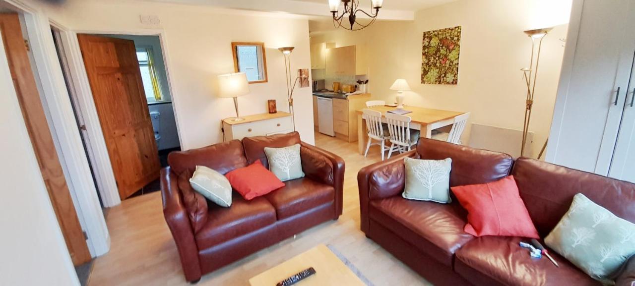 Sheena'S Dartmouth Chalets Esterno foto