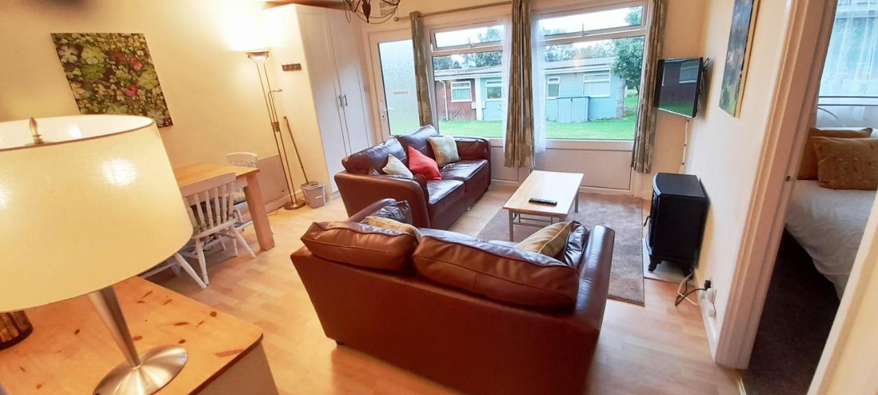 Sheena'S Dartmouth Chalets Esterno foto