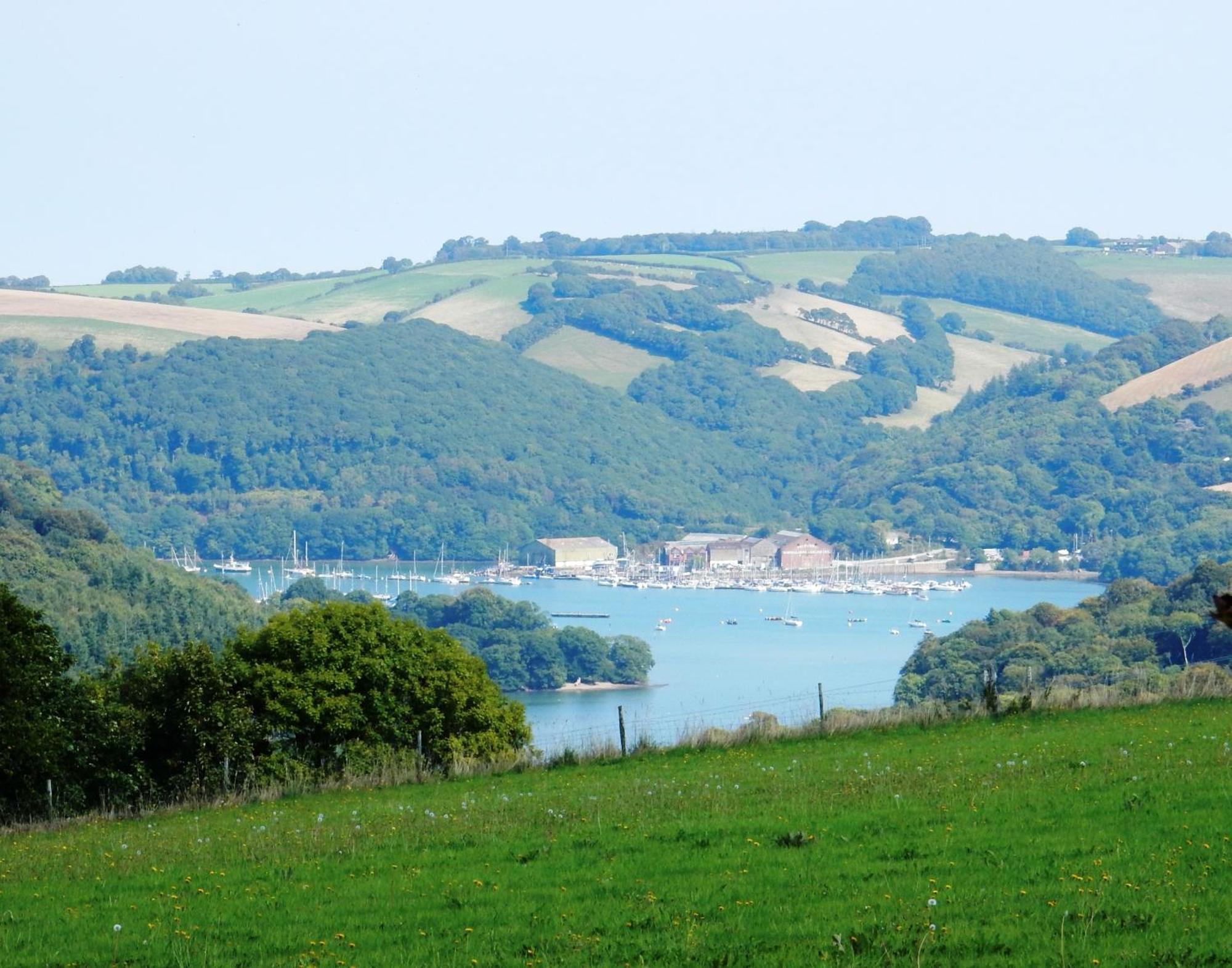 Sheena'S Dartmouth Chalets Esterno foto